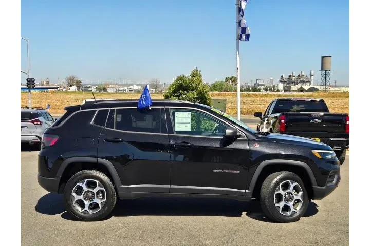 $26900 : Jeep Compass 2022 4x4 Trailh image 3