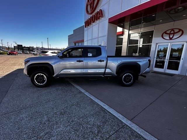 $47620 : 2024 Tacoma TRD Off-Road image 2