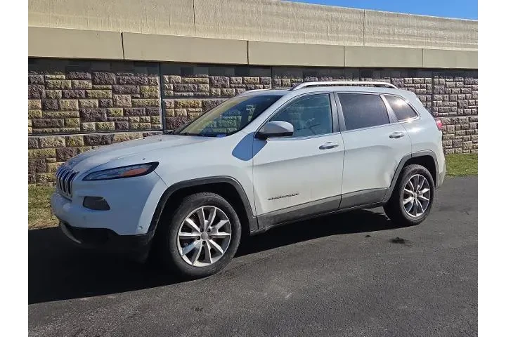 $8299 : Jeep Cherokee 2014 4x4 Limit image 9