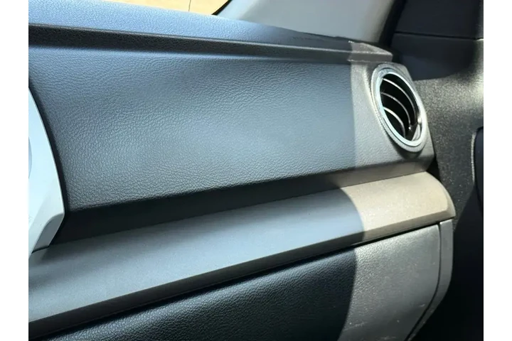 $36289 : Toyota Tundra 2017 4x4 SR5 4 image 10