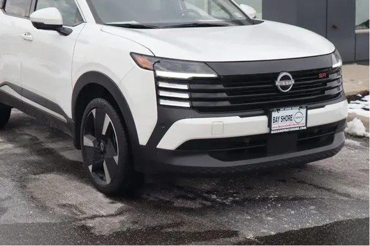 $21246 : Nissan Kicks 2025 AWD SR 4dr image 2