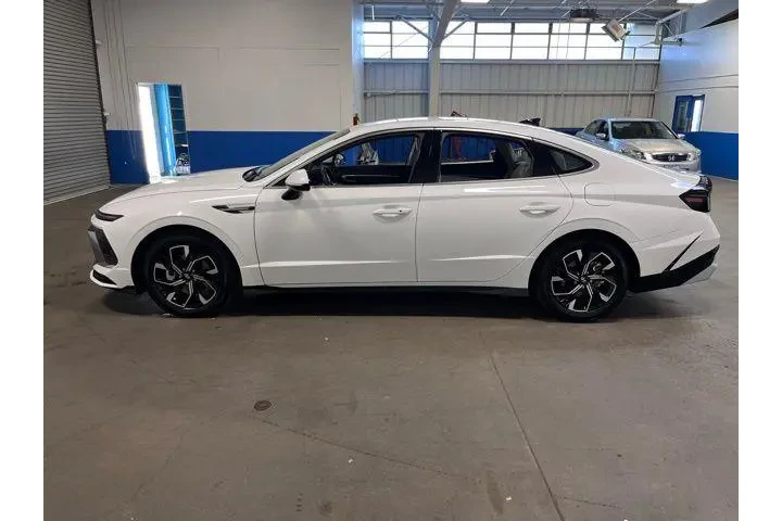$23449 : Hyundai SONATA 2024 image 6