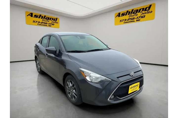 $10900 : 2019 Yaris LE image 8