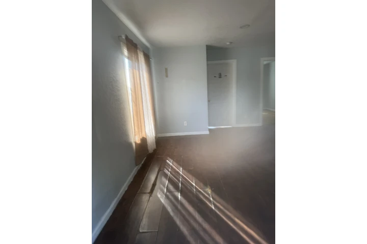 $3500 : Casa de renta en Compton image 9