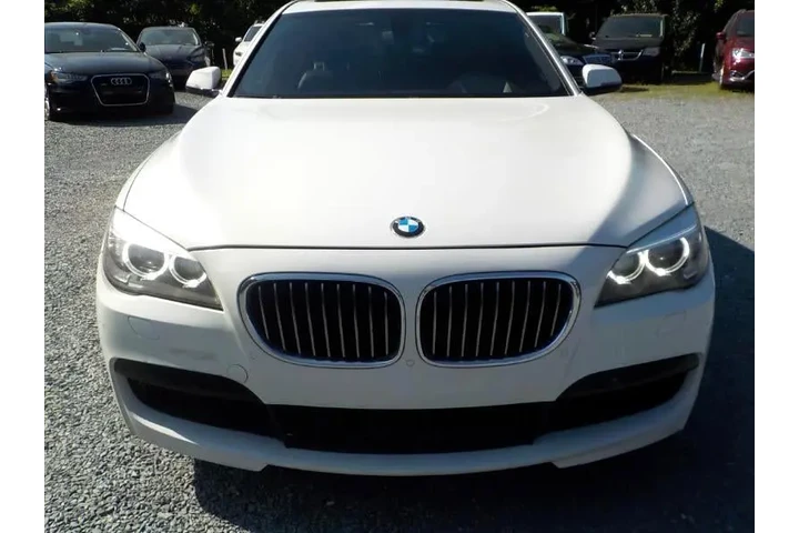 $12737 : 2014 7-Series 750i image 8