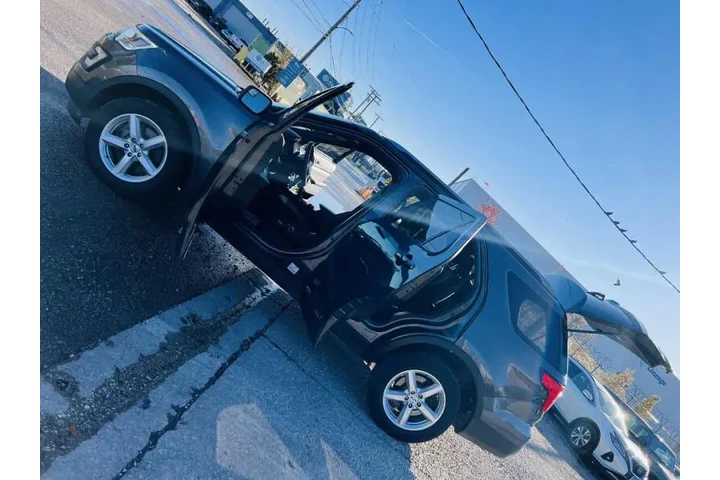 $11500 : 2017 Explorer XLT image 9