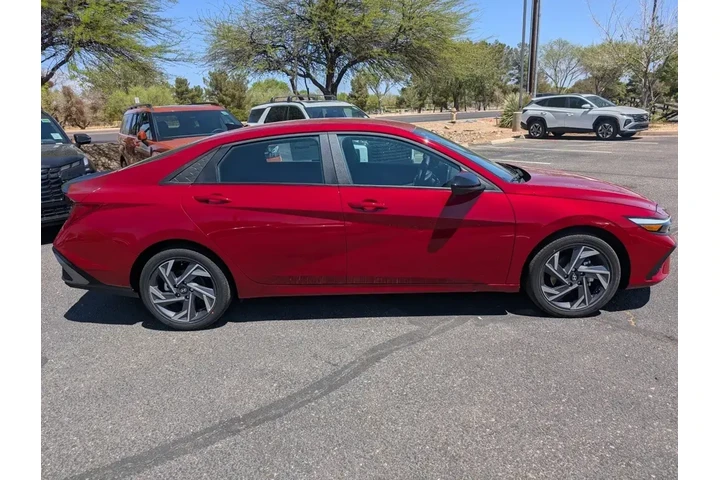 $23995 : Hyundai ELANTRA Hybrid 2025 image 6