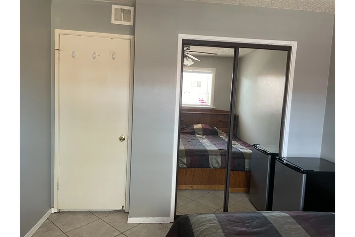 $750 : La Mirada rentó cuarto image 3