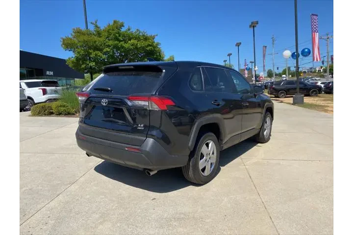 $29820 : Toyota RAV4 2025 AWD LE 4dr image 6
