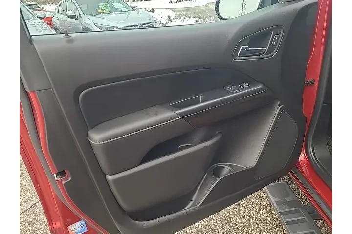 $22594 : GMC Canyon 2017 4x4 SLE 4dr image 10