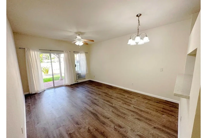 $1100 : Impresionante casa en Pacifica image 8