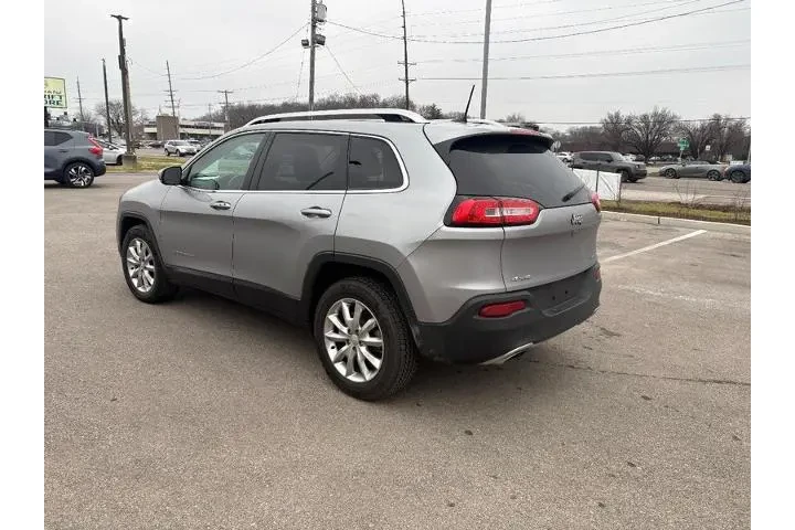$12987 : Jeep Cherokee 2017 4x4 Limit image 2