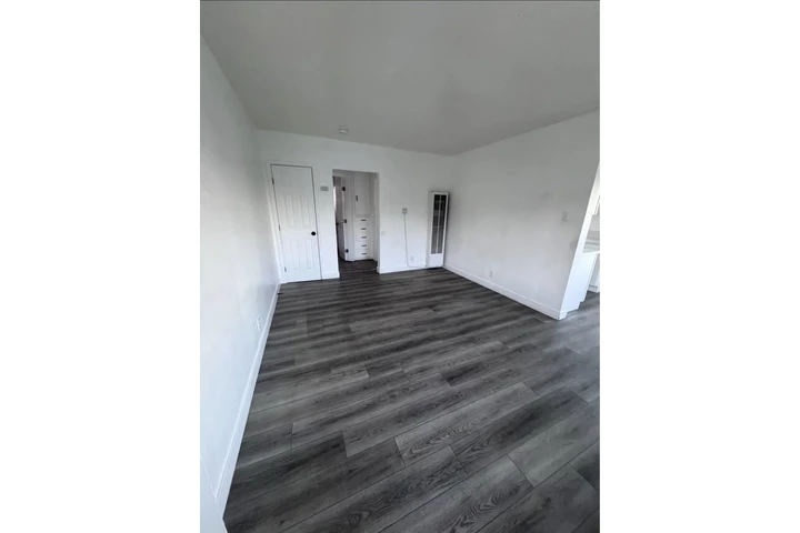 $1950 : 1 bedroom 1 bathroom BELL CA image 1