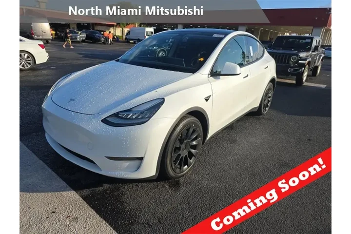 $27990 : Tesla Model Y 2023 AWD 4dr C image 1