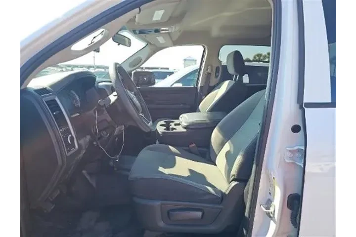 $19690 : Ram 1500 Classic 2021 4x2 Tr image 3