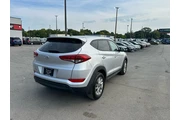 $9980 : 2016 Tucson FWD 4dr SE thumbnail