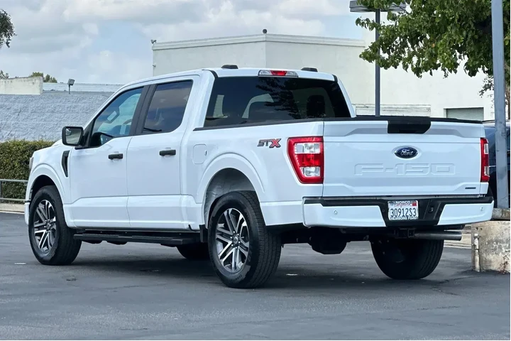 $39281 : Ford F-150 2023 4x2 XL 4dr S image 6