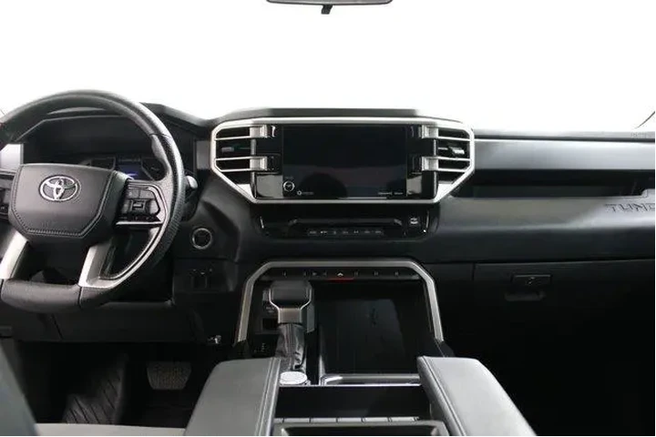 $35945 : Toyota Tundra 2022 4x2 SR5 4 image 2