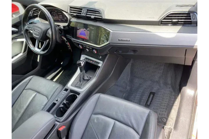 $19604 : Audi Q3 2022 AWD quattro S l image 6