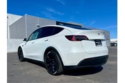 $27997 : Tesla Model Y 2021 AWD Long thumbnail