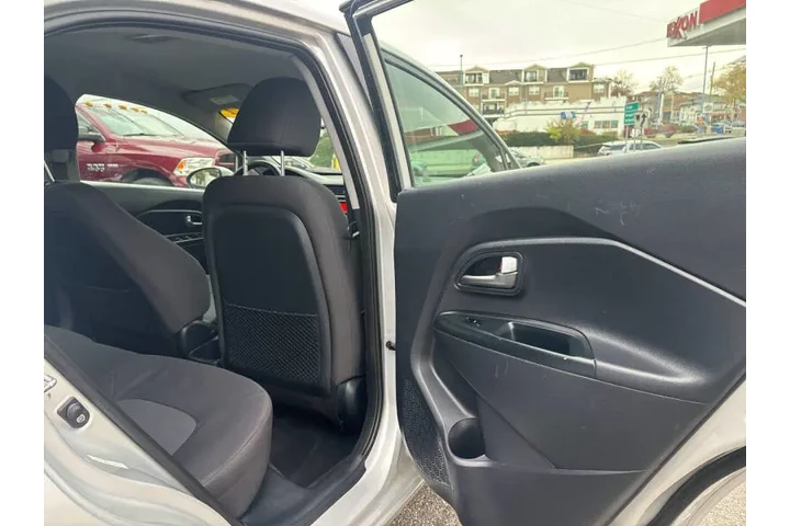 $4499 : 2014 Rio 5-Door LX image 10