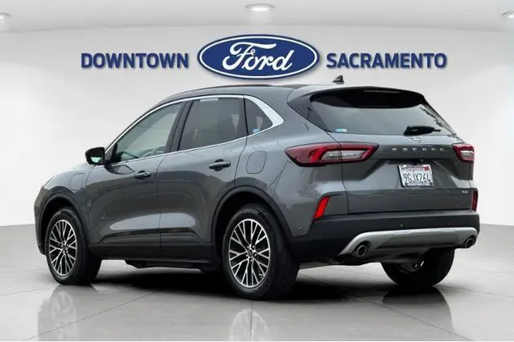 $27900 : Ford Escape Plug-In Hybrid 2 image 8