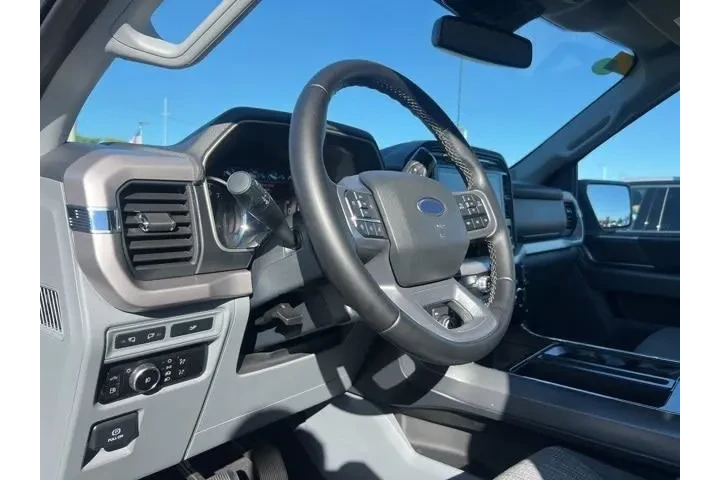 $35825 : Ford F-150 2023 4x4 XLT 4dr image 6