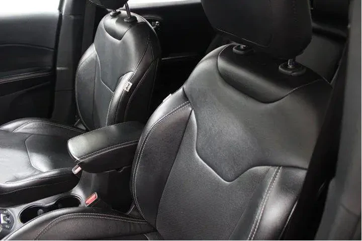 $19915 : Jeep Compass 2021 80th Anniv image 6