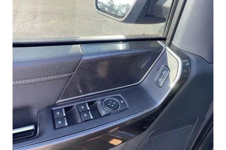 $32992 : Ford F-150 2021 4x4 XLT 4dr image 6