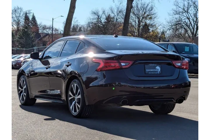 $14975 : 2016 Maxima 3.5 SV image 10