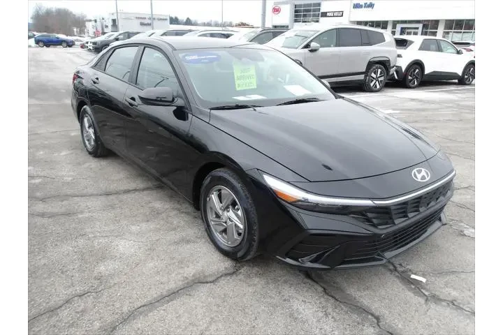 $24005 : Hyundai ELANTRA 2025 SE 4dr image 1
