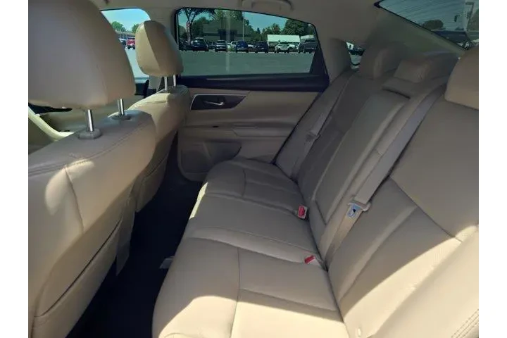 $15995 : Nissan Altima 2017 2.5 SL 4d image 8