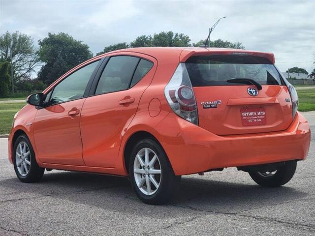 $9990 : 2014 Prius c Three image 6