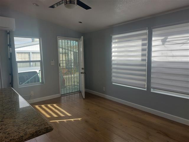 $120000 : Santa Ana, Ca. image 4