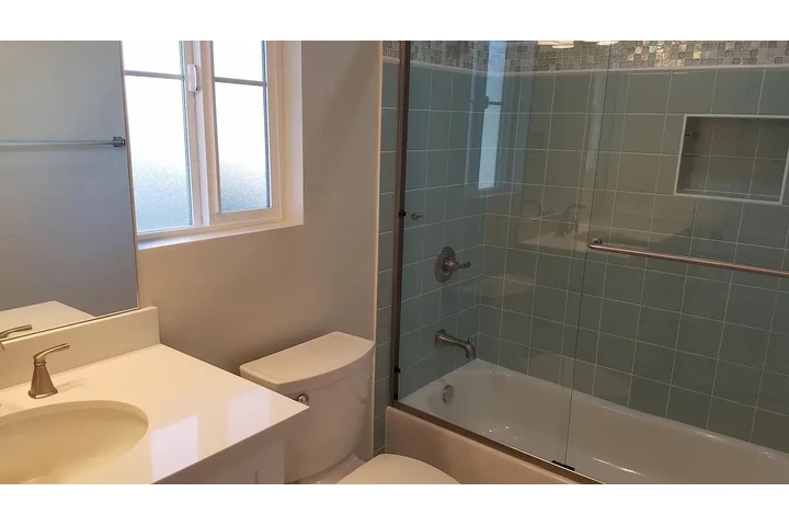 $1000 : 2444 Cabrillo Ave, Torrance, C image 8