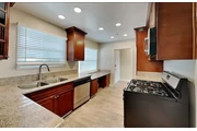 $3504 : Available 3Bed 1Bat in LA thumbnail