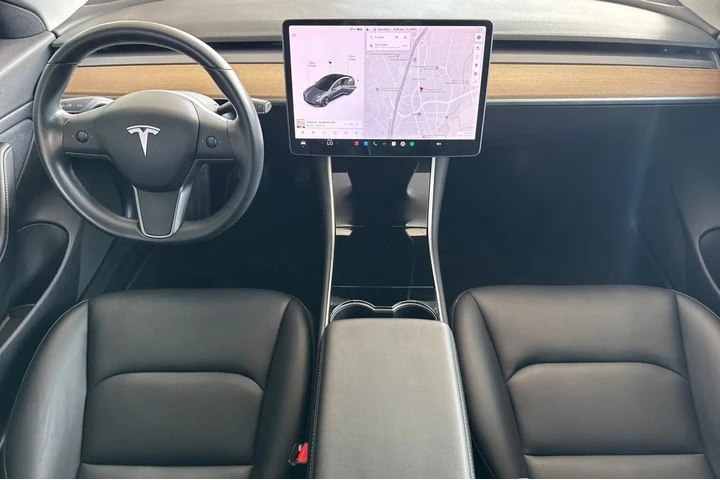 $22000 : Tesla Model 3 2018 Long Rang image 6