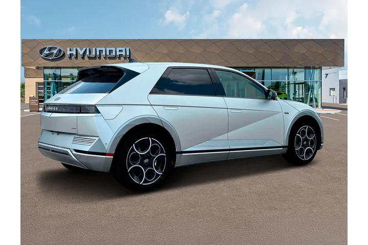 $33990 : Hyundai IONIQ 5 2024 AWD Dis image 8