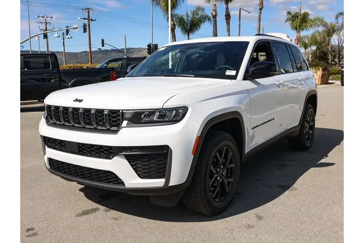 $39886 : Jeep Grand Cherokee 2026 4x2 image 8