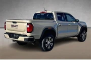 $39154 : GMC Canyon 2024 4x4 AT4 4dr thumbnail