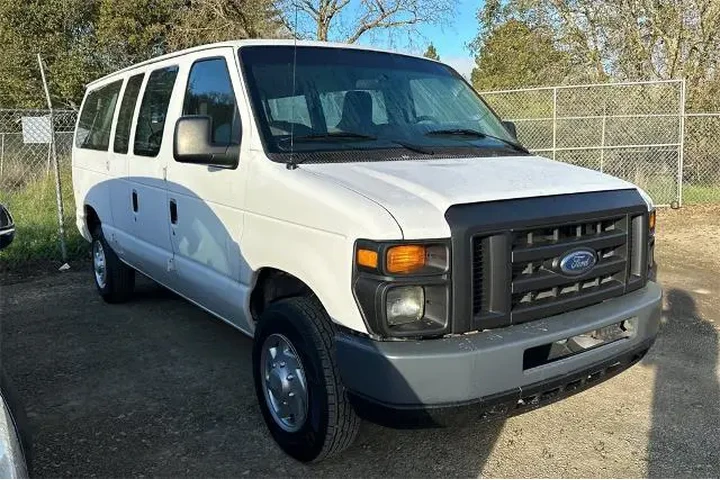 $29941 : Ford E-Series 2013 E-350 SD image 2