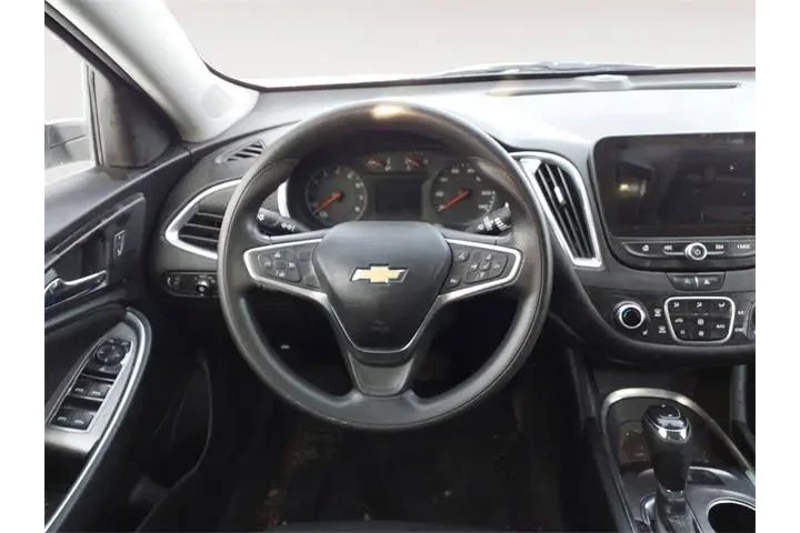 $12988 : Chevrolet Malibu 2020 LT 4dr image 9