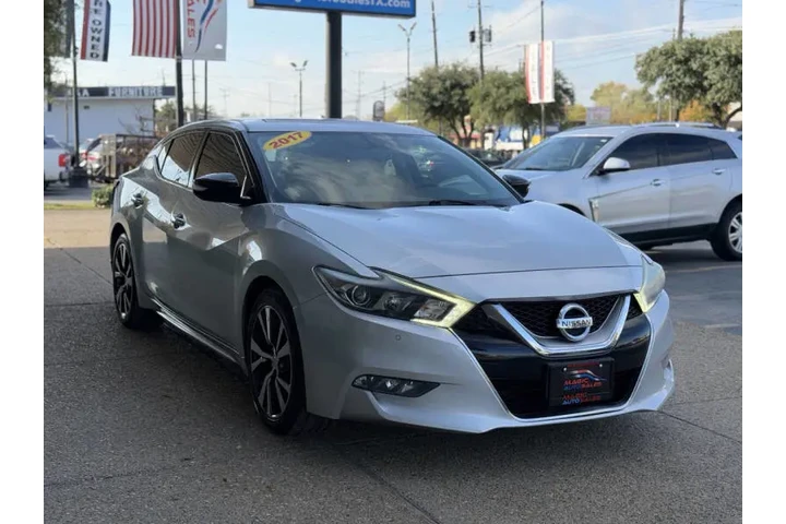 $17999 : 2017 Maxima 3.5 S image 4