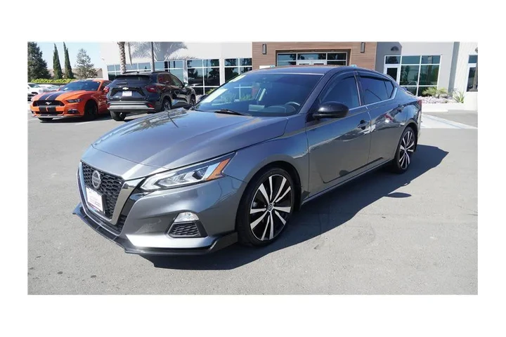 $17984 : 2020 Altima 2.5 SR image 2