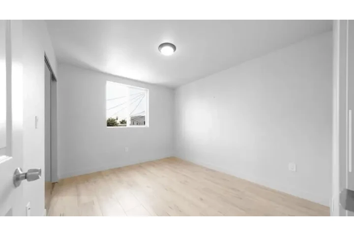 $1400 : 1 Bedroom Apt in South LA image 6