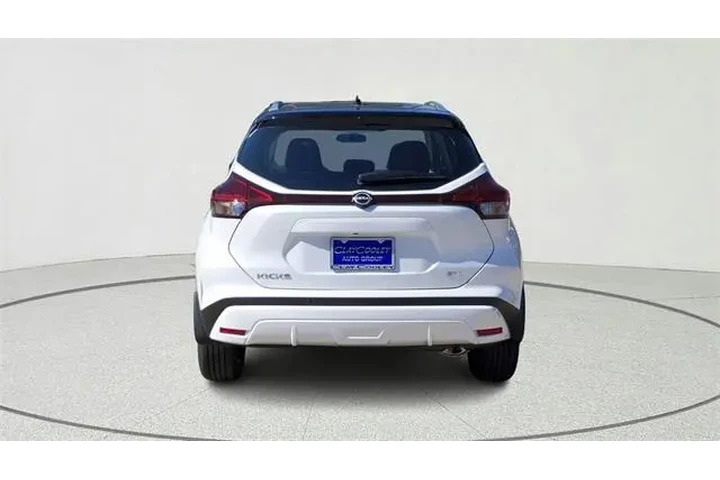 $16611 : Nissan Kicks 2024 SV 4dr Cro image 6