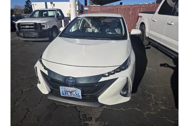 $24000 : Toyota Prius Prime 2020 Limi image 2