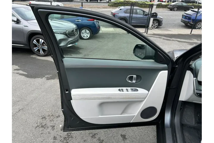 $26200 : 2023 IONIQ 5 SEL RWD image 10