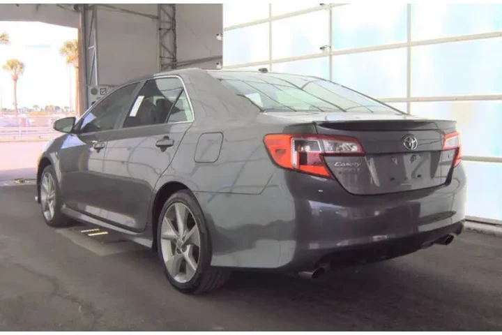 $12995 : 2013 Camry SE V6 image 6