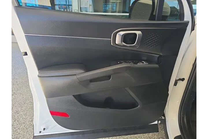 $34299 : Kia Sorento Hybrid 2025 AWD image 5